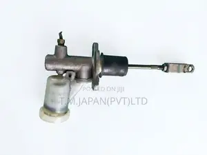 Nissan D21 Clutch Pump