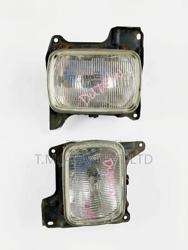 Nissan D21 Head Light (One Side)