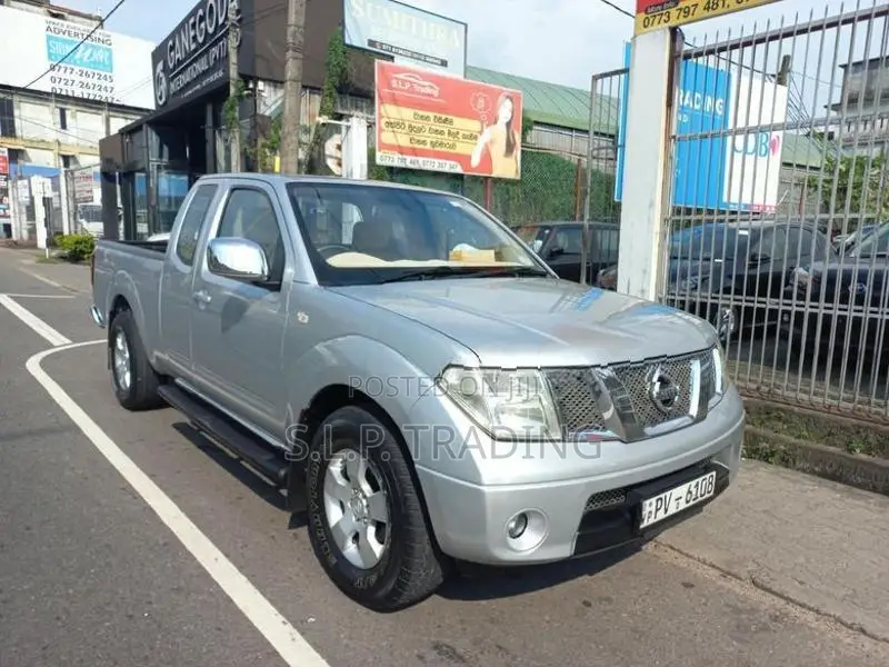 Nissan Navara AUTO BABY DOOR 2013