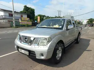 Nissan Navara AUTO BABY DOOR 2013