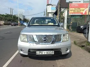 Nissan Navara AUTO BABY DOOR 2013