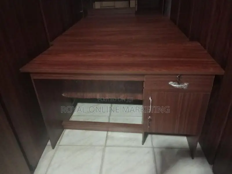 4 by 2 Office Table (OT-9)
