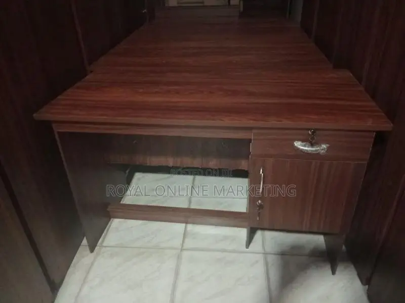 4 by 2 Office Table (OT-9)