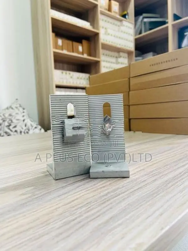 L / Serrated Angel Clamp #275