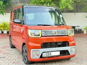 Daihatsu Wake 2015