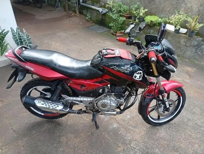 Bajaj Pulsar 150 2015