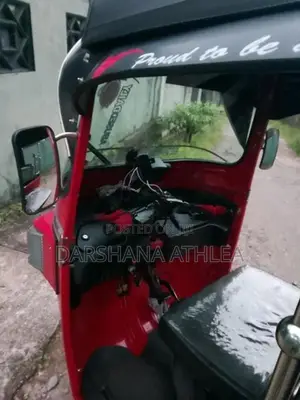 Bajaj RE 2011