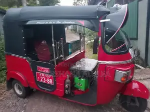 Bajaj RE 2011