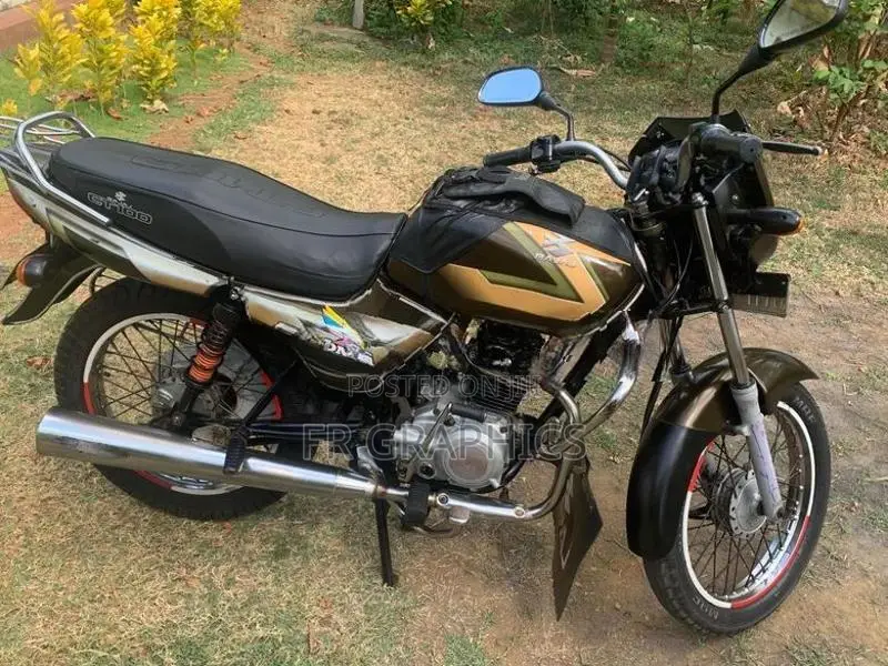 Bajaj CT100 2016
