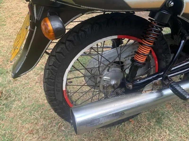 Bajaj CT100 2016