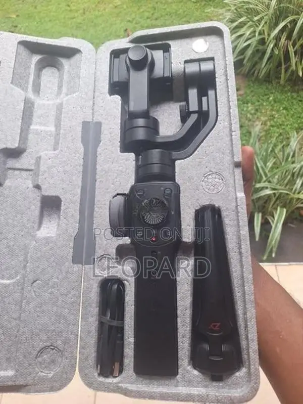 Zhiyun Smooth 4