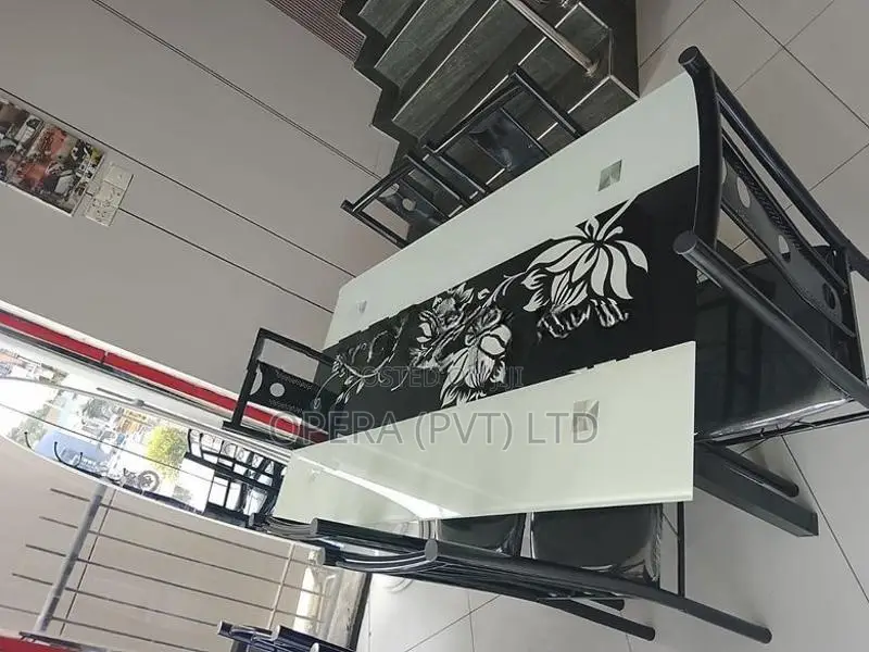 Restaurant සඳහාම සුදුසු Glass Top 6 Seater Dining Set
