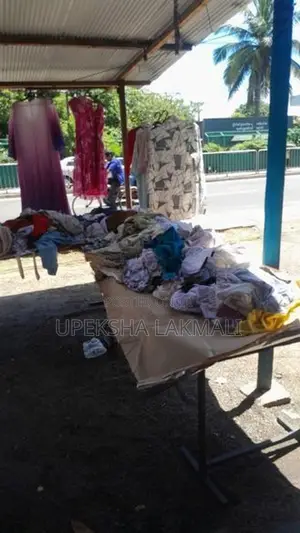 තොග ගැනුම් කරුවන් පමණක් අමතන්න , ඇදුම් කෑලී 1500 කට අදික ප්‍රමානයක් ඇත