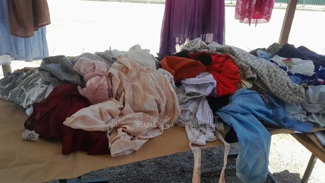 තොග ගැනුම් කරුවන් පමණක් අමතන්න , ඇදුම් කෑලී 1500 කට අදික ප්‍රමානයක් ඇත