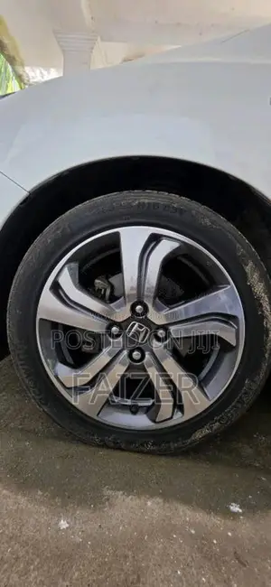 Honda Grace 2017 Car (Used)