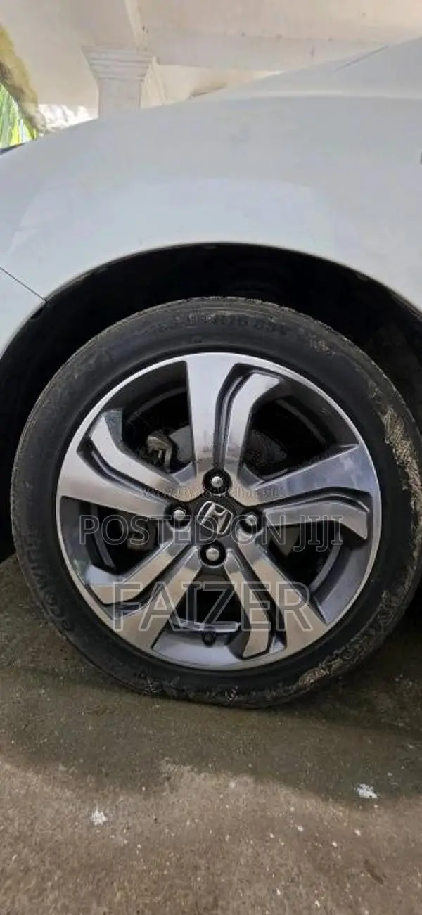 Honda Grace 2017 Car (Used)