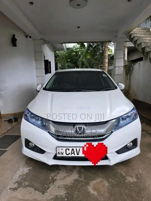 Honda Grace 2017 Car (Used)