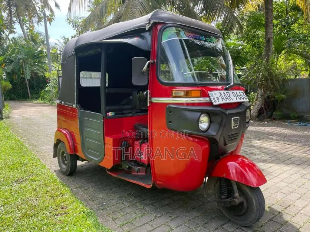 Bajaj 4 Stroke 2016 Three Wheel (Used)