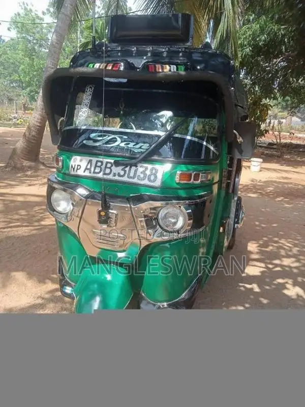 Bajaj 4 stroke 2015 Three Wheel (Used)