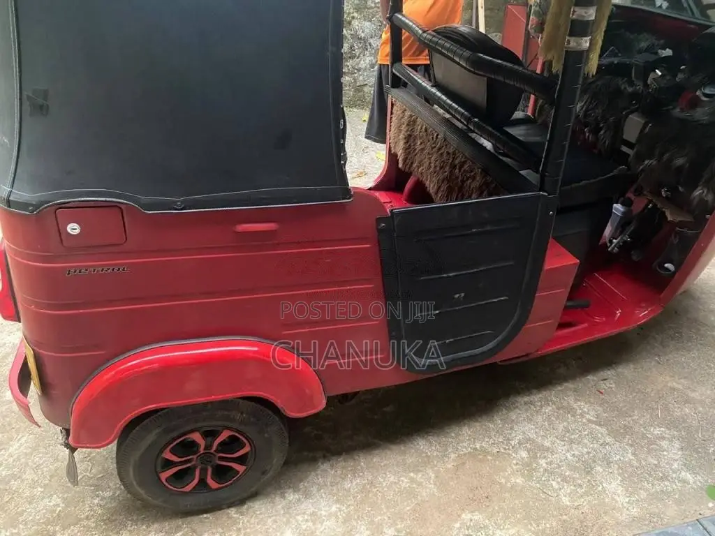 Bajaj 4 stroke 2019 Three Wheel (Used)