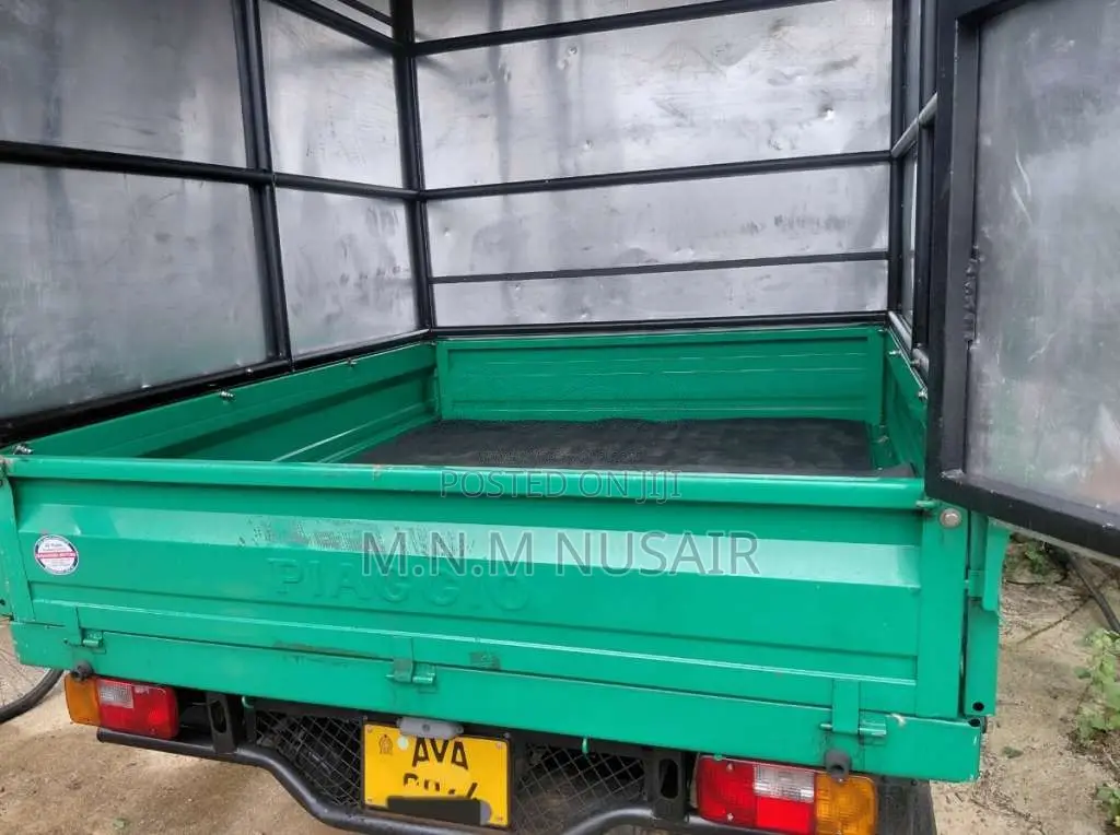 Bajaj RE 2026 Three Wheel (Used)
