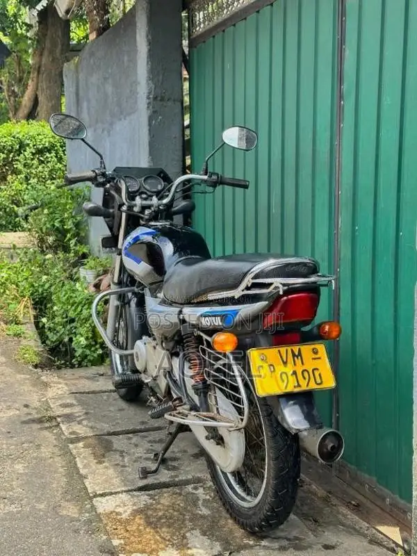 Bajaj CT-100 2010 Motorbike (Used)