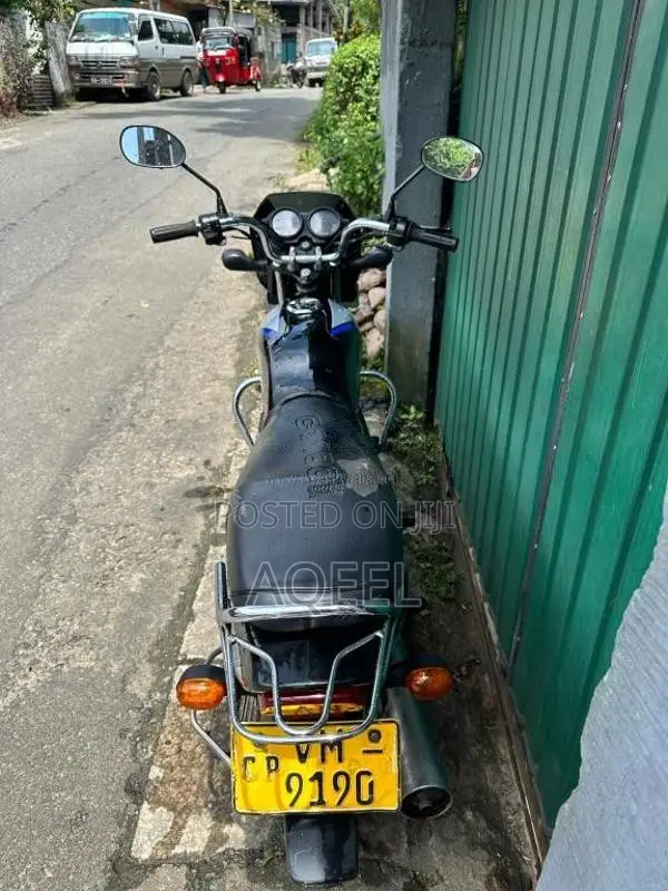Bajaj CT-100 2010 Motorbike (Used)