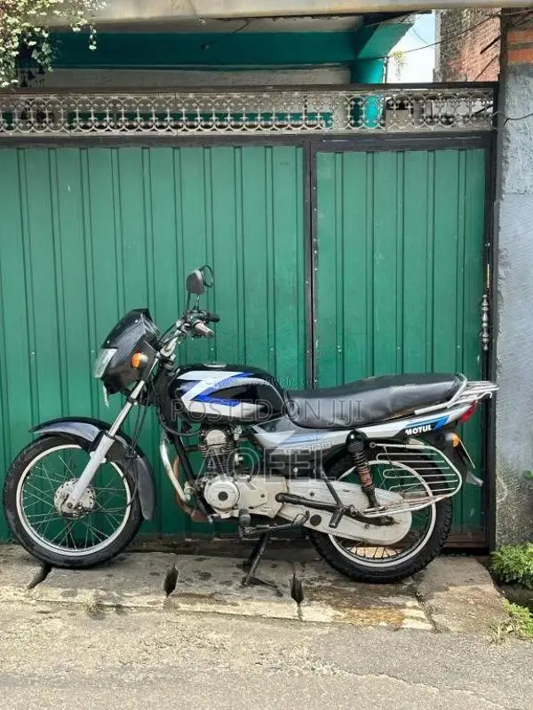 Bajaj CT-100 2010 Motorbike (Used)