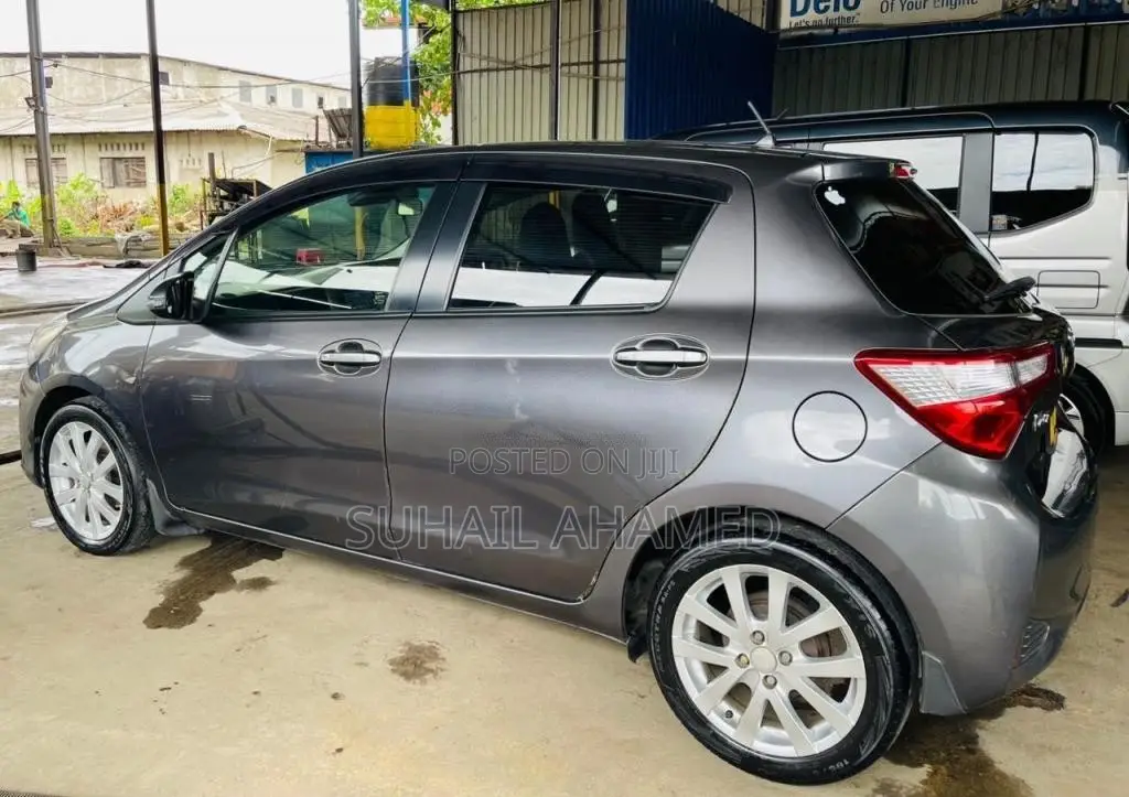 Toyota Vitz 2018 Car (Used)
