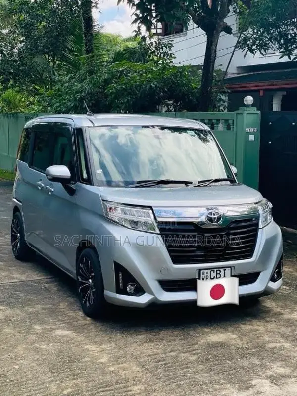 Toyota Roomy GS Cuatom 2017 Car (Used)