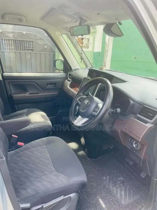 Toyota Roomy GS Cuatom 2017 Car (Used)