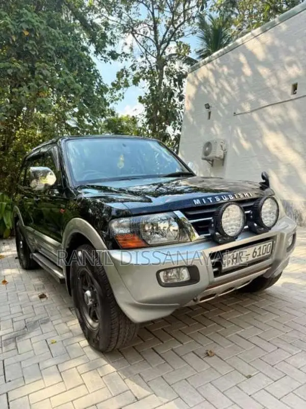 Mitsubishi Montero 2000 SUV (Used)