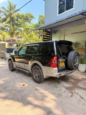 Mitsubishi Montero 2000 SUV (Used)
