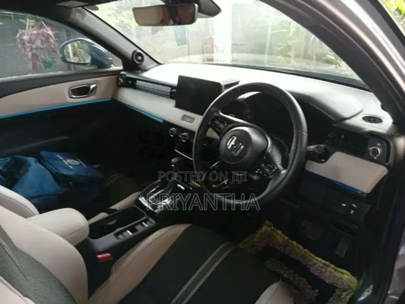 Honda Vezel 2025 SUV (Used)