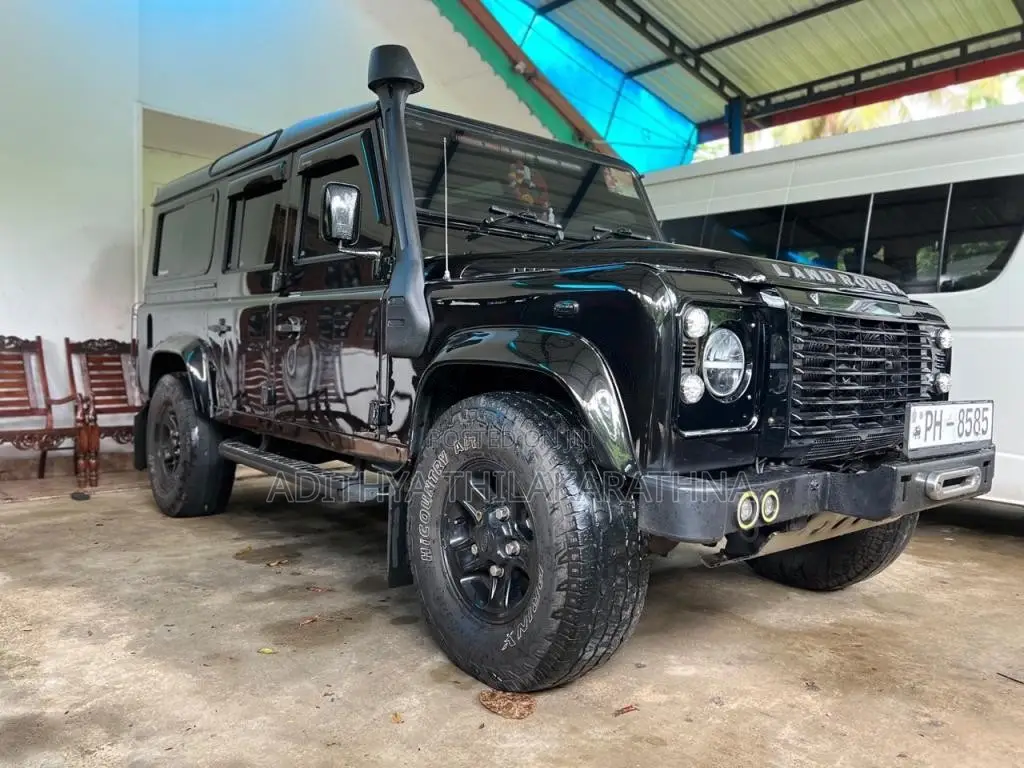 Land-Rover Defender 2013 SUV (Used)