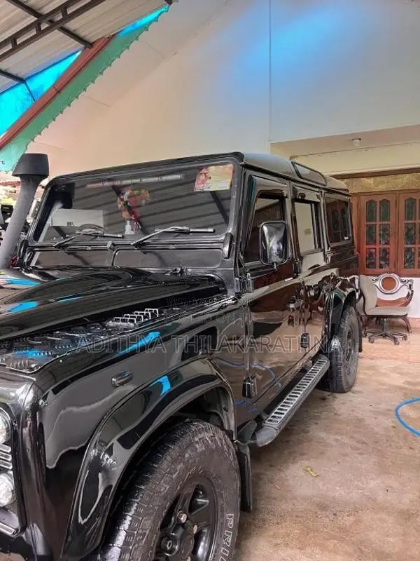 Land-Rover Defender 2013 SUV (Used)