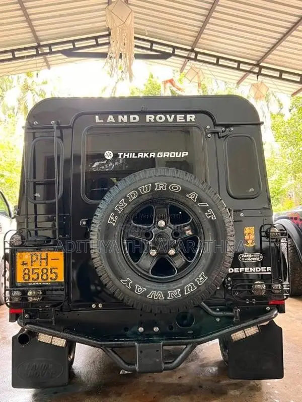 Land-Rover Defender 2013 SUV (Used)