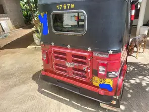 Bajaj 4 Stroke 2009 Three Wheel (Used)