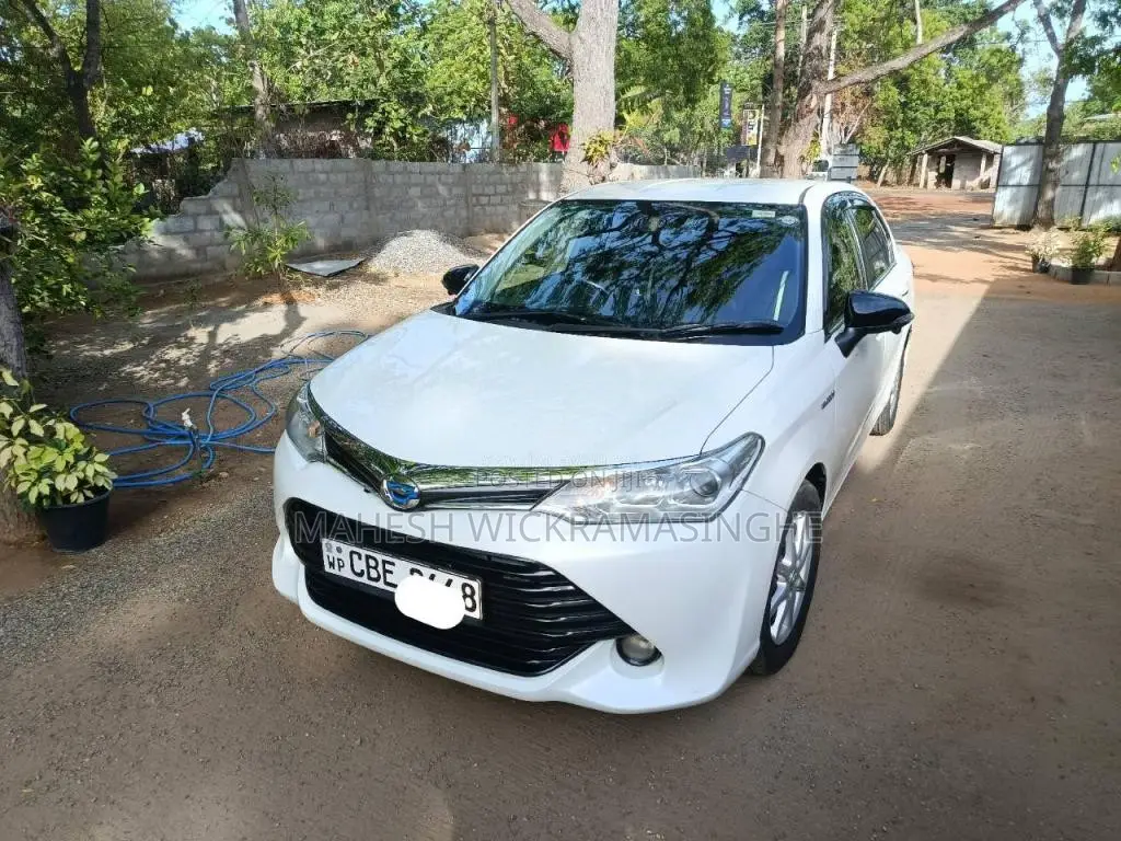 Toyota Axio Hybrid 2016 Car (Used)