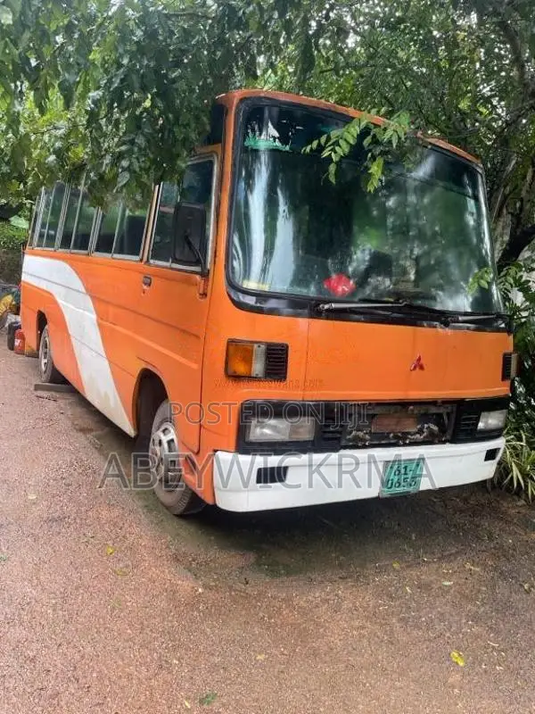 Mitsubishi Rosa 1988 Bus (Used)