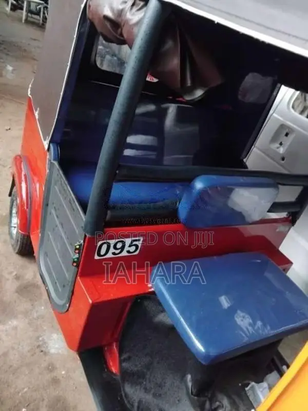 Bajaj 2 Stroke 2002 Three Wheel (Used)