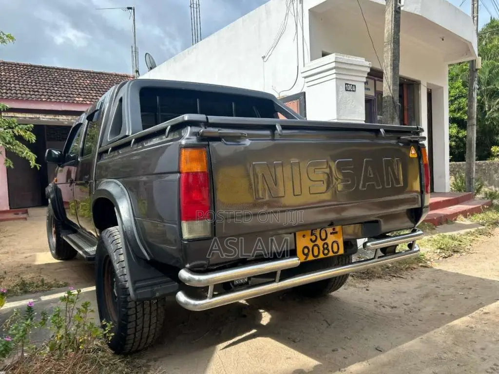 Nissan D-21 4X4 DOUBLE 1988 Pickup (Used)