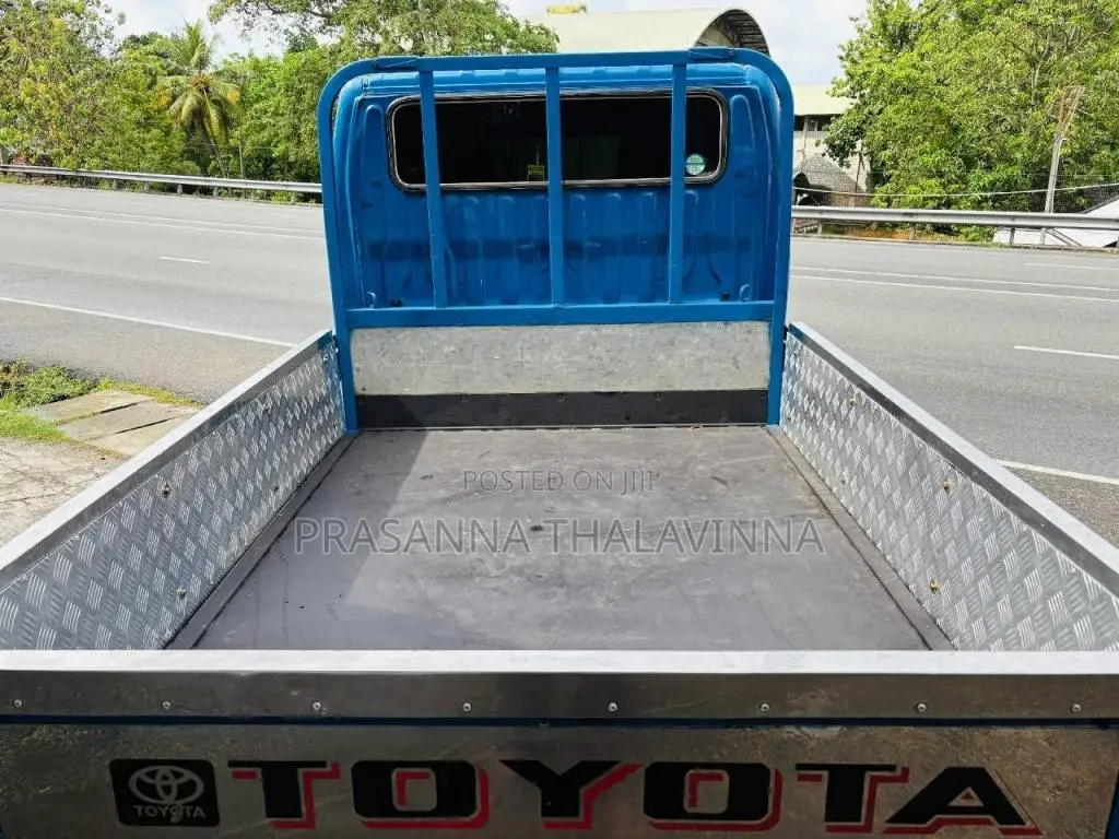 Toyota CrewCab 2006 Crew Cab (Used)