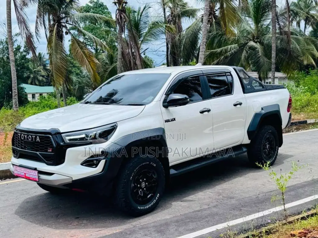 Toyota Hilux GR Sport 2025 Pickup (Used)