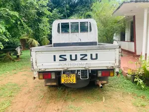 Isuzu ELF 1998 Crew Cab (Used)