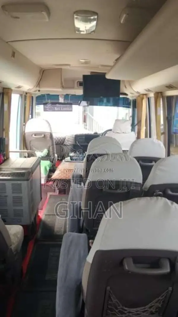 Mitsubishi Rosa 2012 Bus (Used)