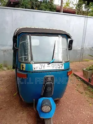 Bajaj 2 Stroke 2005 Three Wheel (Used)