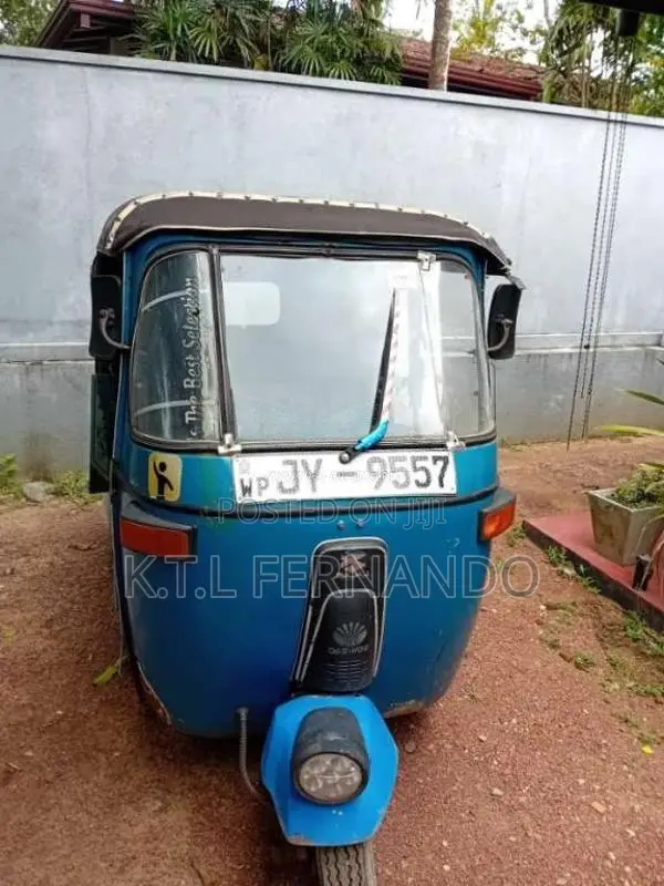 Bajaj 2 Stroke 2005 Three Wheel (Used)