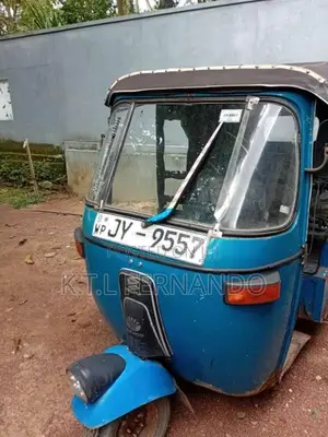 Bajaj 2 Stroke 2005 Three Wheel (Used)
