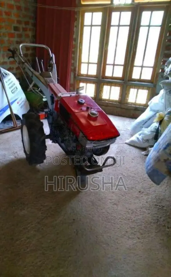Kubota K700 2016 Tractor (Used)